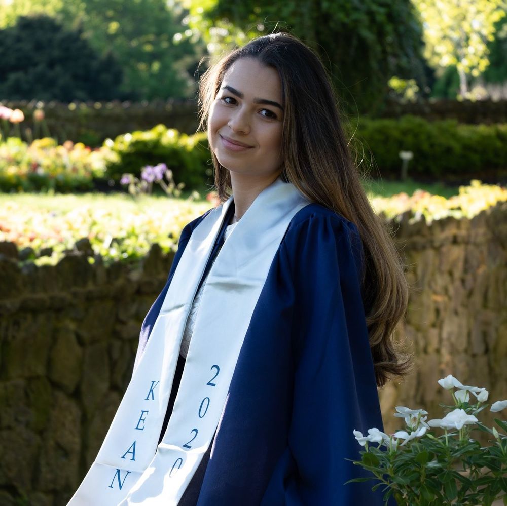 Meet your Posher, Cynthia